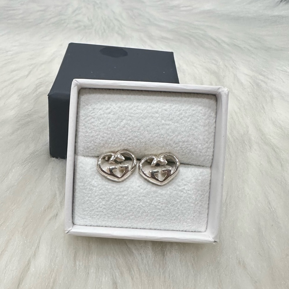 GUCCI Interlocking GG Heart Pierced Earrings